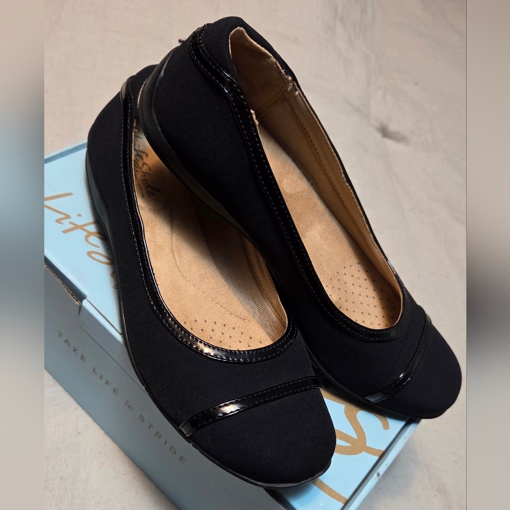Life Stride Women's Black Flats